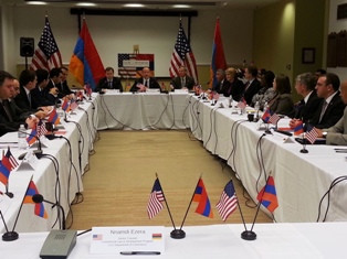 Armenia and US discuss bilateral launch of visa liberalization process