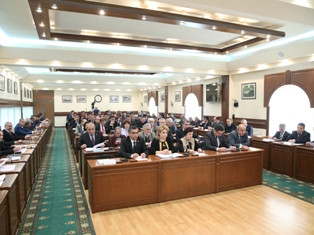 Երեւանի ավագանին կոնսերվատորիայի պրոֆեսորին բնակարան է նվիրել