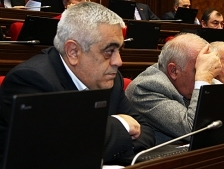 «Ընդդեմ կենսաթոշակային 5% պարտադիր վճարին» նախաձեռնությունը պահանջում է Մանվել Բ