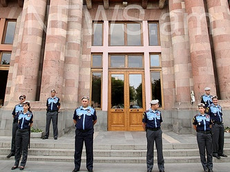 Տարվա վերջ ա, բյուջե են լցնում. ոսկերիչները կառավարության առջեւ բողոքում են տեսո