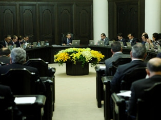 Խոշոր գործարար Սամվել Մայրապետյանին Երեւանի կենտրոնում տարածք են տվել