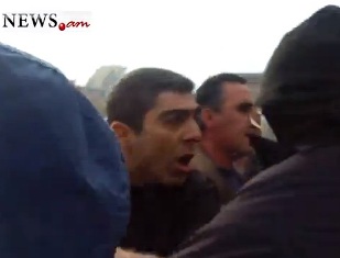 No comment. Ծեծկռտուք երթի ժամանակ դրոշի պատճառով