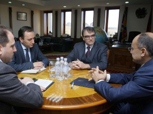Armenian Defense Minister receives Swiss Ambassador