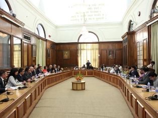 Armenian MPs meet with Indian colleagues