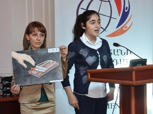 Երեխաները պայքարում են ծխելու դեմ եւ կյանքեր փրկում