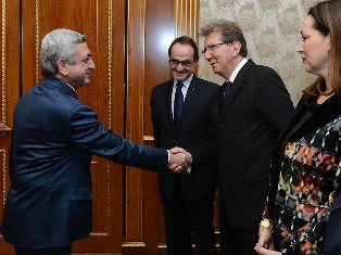 Բոլոր ոլորտներում հայ-ֆրանսիական կապերը վերընթաց են ապրել. Սերժ Սարգսյանն ընդուն