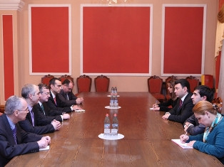 Հունաստանի փոխարտգործնախարարը խորհրդարանում
