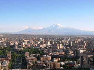 Ադրբեջանահայ փախստականների համագումարի նախագահության անդամը բողոքում է փախստական