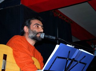 Երեւանում կկայանա Վախթանգ Հարությունյանի հեղինակային երգի երեկո