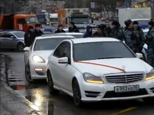 Մոսկվայում խափանել են «կրակոցներով ընթացող եւ հայկական դրոշներով հարսանեկան շարա