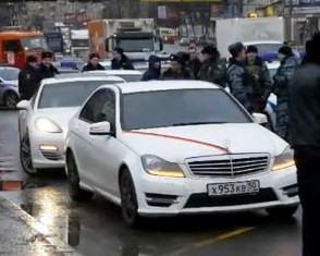 Մոսկովյան «կրակող հարսանիքի» հրաձիգներից մեկն ինքնակամ հանձնել է զենքը