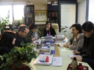 Armenia diaspora minister receives French senator