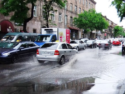 Երեւանի փողոցները՝ անձրեւից հետո. խայտառակությունը շարունակվում է (ֆոտո)