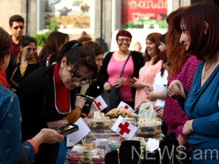 Քաղցրավենիքից մինչեւ ոսկյա զարդեր. ինչով են զբաղվում սիրիահայերը Հայաստանում (ֆո