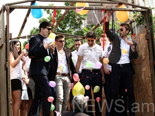 Ֆոտոլուր. Լեոյի դպրոցի աշակերտները Վերջին զանգ էին եկել զարդարված բեռնատարով