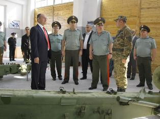 Սեյրան Օհանյանը այցելել է Հայաստանի ԶՈՒ զորամասերից մեկը