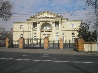 2013թ. ՀՀ նախագահի նստավայր է այցելել շուրջ  800 դպրոցական