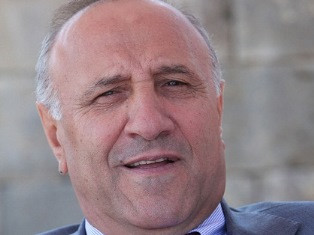 «Հրապարակ». Աշոտ Գիզիրյանի աչքը Վովա Գասպարյանի աթոռի վրա է