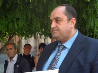 Ինչո՞ւ եք ծակուծուկերով փախչում. արդարադատության նախարարը խոստացավ ընդունել մահա
