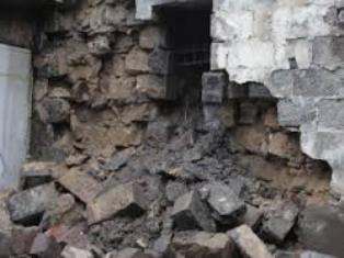 Այգեձոր գյուղում փլվել է տան պարիսպը