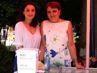 Դերասանուհու եւ պատգամավորի համագործակցությունը օգնում է գրավել հաճախորդներին (ֆ