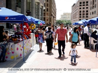 «Երազանքների քաղաք». Ցուցահանդես-վաճառք Հյուսիսային պողոտայում