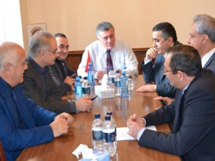 «Հրապարակ». Քառյակն ամեն հասարակ բանից գաղտնիք է սարքում