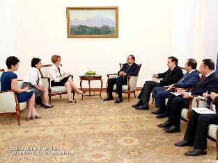 Բրիտանիայի դեսպանը կառավարությունում (ֆոտո)