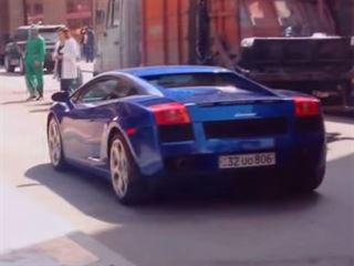 Carbuzz.com կայքը ներկայացրել է Երեւանի փողոցներում հանդիպած շքեղ մեքենաների ընտ