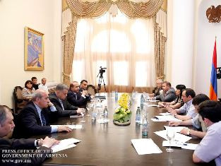 Հովիկ Աբրահամյանը խորհրդարանական ուժերի հետ շարունակել է կենսաթոշակային բարեփոխո