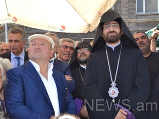 Եկեղեցին կառուցվում է գյումրեցիների աղոթքներով. Վարդան Ղուկասյանը հրաժարվեց ասել