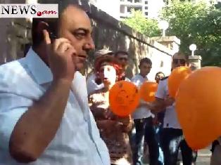 Հանկարծ ձեր դուխը չկոտրեք. «Դեմ եմ»-ը ծափահարություններով դիմավորեց Արծվիկ Մինաս