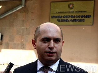 Աշոտյանը ուրախ է, որ լրագրողները «գրելու բան չունեն» եւ սեւեռվում են «մի երիտասա