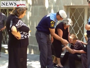 «Մառոզ Մարգոյին» պամպերս անվանելու համար կանայք վիճեցին Կառավարության մոտ. Նանա