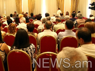 Զարուհի Փոստանջյան. Ռոբերտ Քոչարյանը Հայաստանի թիվ մեկ հանցագործներից է