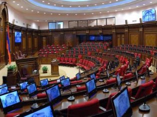 «Հրապարակ». Բազմաչարչար ԱԺ-ն մեկնել է վաստակած հանգստի