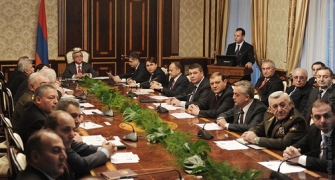«Իրատես de facto». ԱԱԽՔ-ի համար «նորմալ մարդ» չեն ճարում