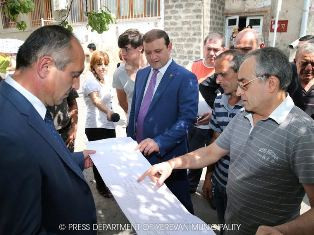 Բարեկարգ ու հարմարավետ կդառնան երեւանյան բոլոր բակերը. Երեւանի քաղաքապետ