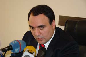 «Իրավունք». Անձի պաշտամունք ՕԵԿ-ում
