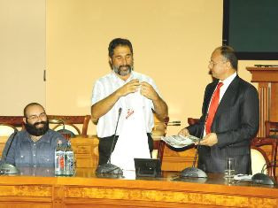 Պաշտպանության նախարարությունում հյուրընկալվել են սփյուռքահայ երիտասարդները (ֆոտո