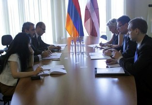 Քաղաքական խորհրդակցություններ Հայաստանի եւ Լատվիայի արտգործնախարարությունների մի