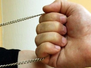 Տեսախցիկի միջոցով հայտնաբերվեց ոսկյա շղթան հափշտակողը