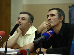 Մինչեւ երեխուդ դագաղ չդնես, մեզ չես հասկանա. ասել են Վարդան Պետրոսյանի քրոջը