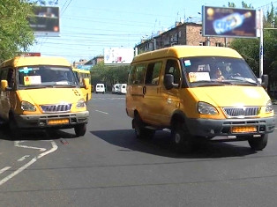 Կինը միկրոավտոբուսում ընկել եւ վիրավորվել է