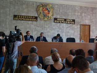 Կառավարման պառլամենտական ձեւը շատ դրական կողմեր ունի. հանձնաժողովի անդամ