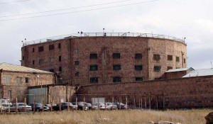 «Իրատես de facto». «Նուբարաշեն» ՔԿՀ-ի խանութում գները գրեթե կրկնակի բարձր են
