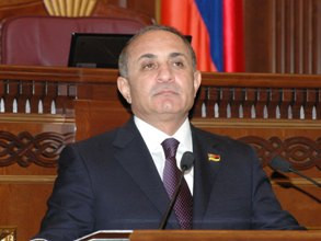 Բոլորին միանգամից հարկային դաշտ բերելն անհնար է. Հովիկ Աբրահամյան