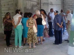 «Տոնուս» ՍՊԸ-ից խաբված բնակարանատերերը սպառնում են հացադուլ սկսել