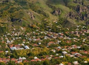 Գորիսի քաղաքապետը փորձում է քաղաքի բարոյահոգեբանական մթնոլորտը բարելավել