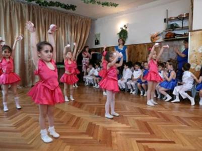 Երեւանի մանկապարտեզները դպրոց են ճանապարհել 8810 երեխայի